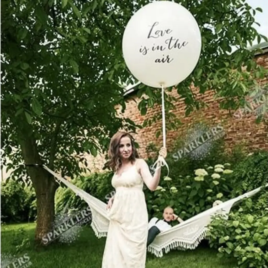 Riesenluftballon 100cm Liebe liegt in der Luft