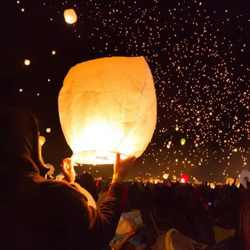 Fliegende Laterne Weiß 100 abbaubar