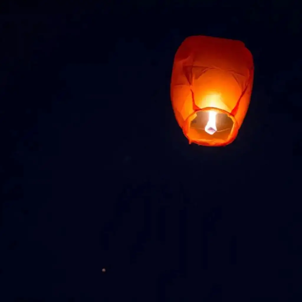 Fliegende Laterne Weiß 100 abbaubar