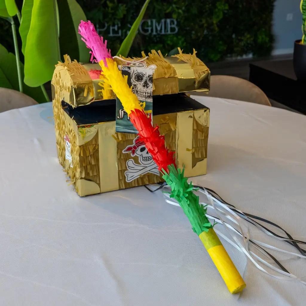 Pinata-Piraten-Truhe