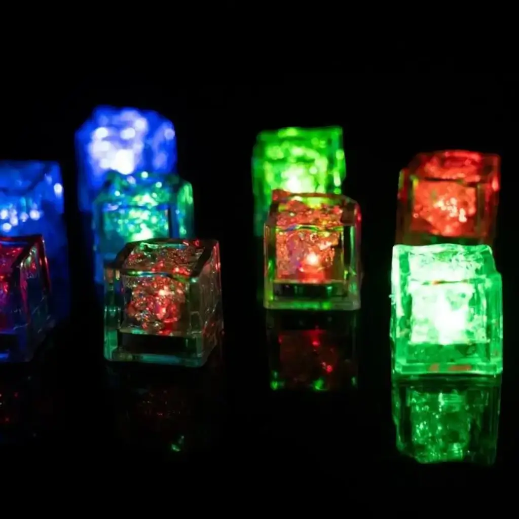 Mehrfarbiger LED-Eiswürfel