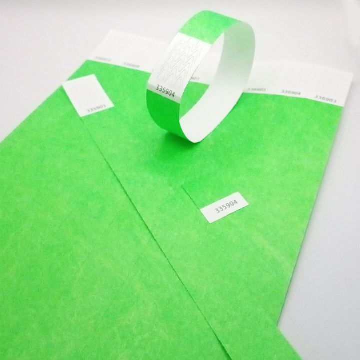 Neongrünes Tyvek®-Armband aus Papier ohne Markierung