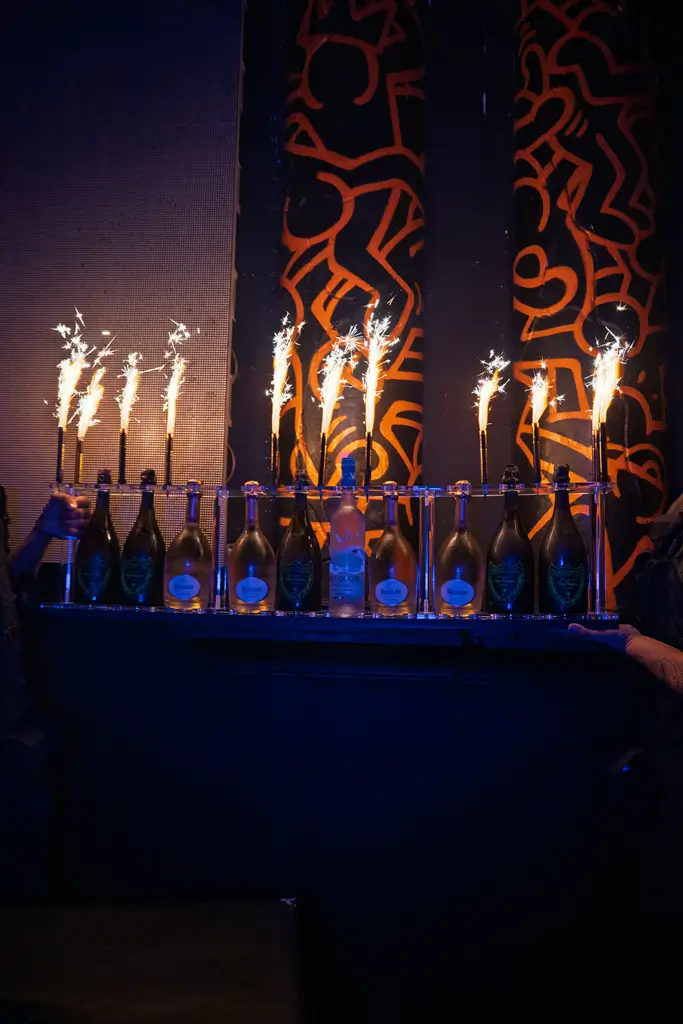 Show Line Display 10 VIP-Flaschen | By Sparklers®.