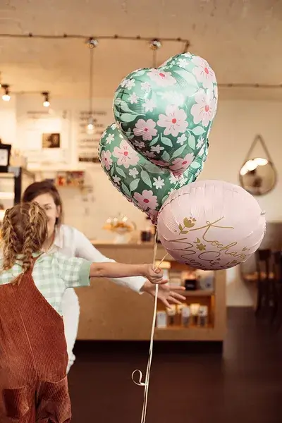 Ballon grün Herz mit Blumen 45 cm